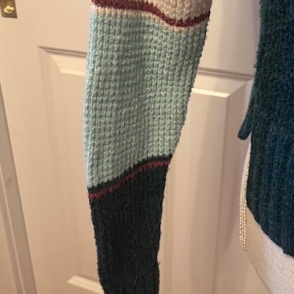 SO Colorblock Waffle Knit Sweater - Picture 7 of 16